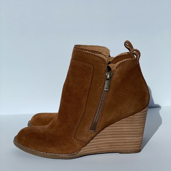 Lucky Brand Cognac Brown Suede Wedge Booties Ankle Boot - Picture 1 of 8